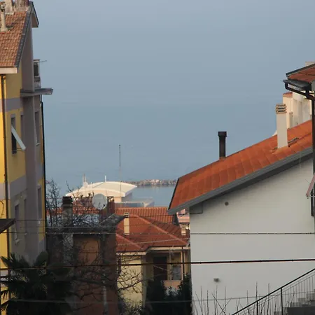 Apartment Carmen *